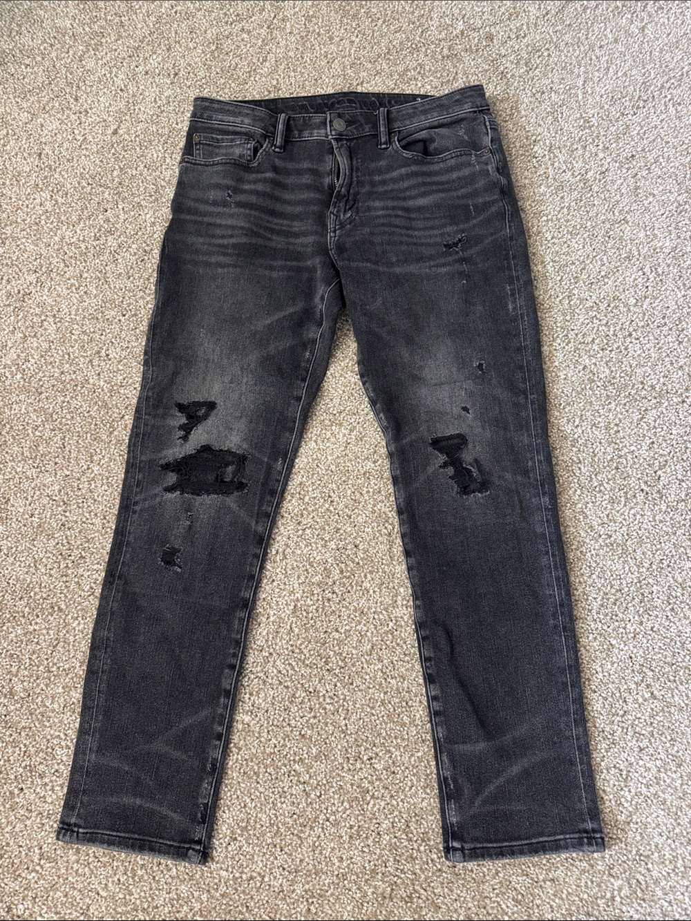 Black American Eagle distressed jeans